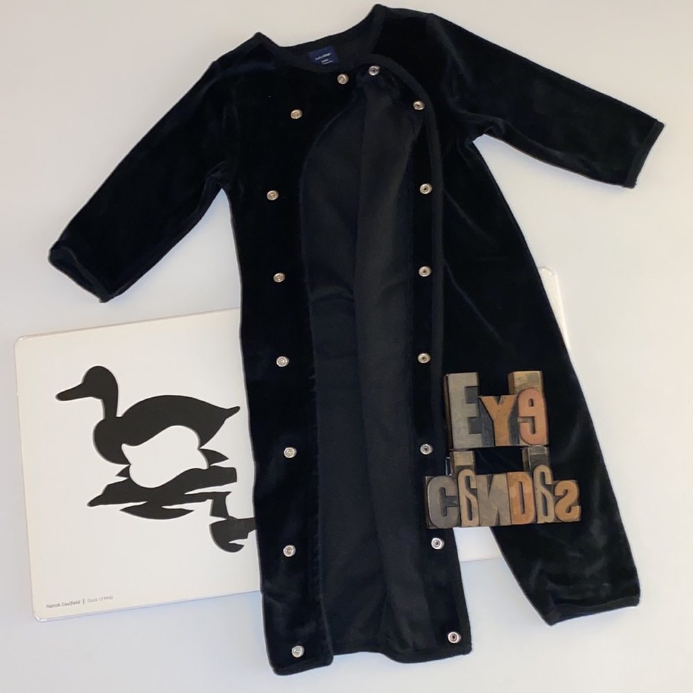 babyGAP Unisex Baby Black Velour Onesie
